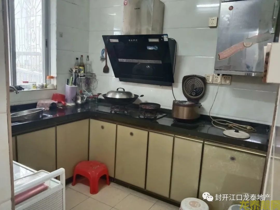 老城区江口步行街3楼 三房户型 