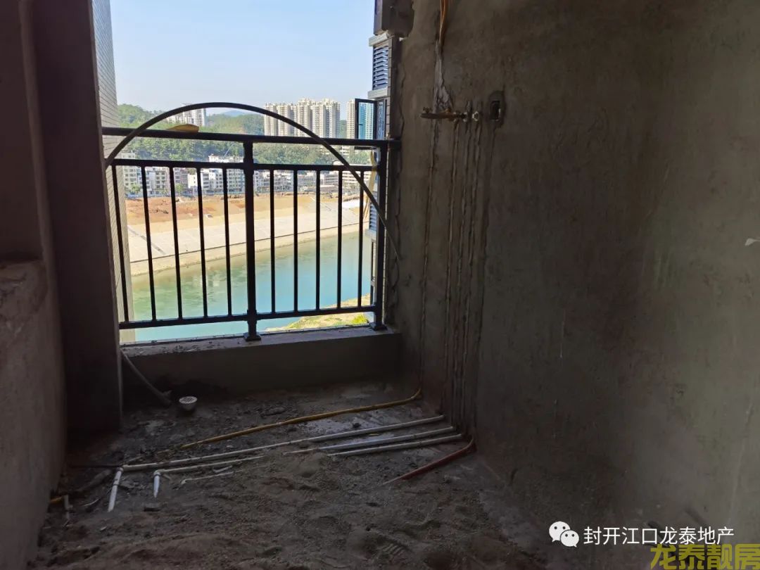 佰隆山河 电梯 无敌江景4房南向