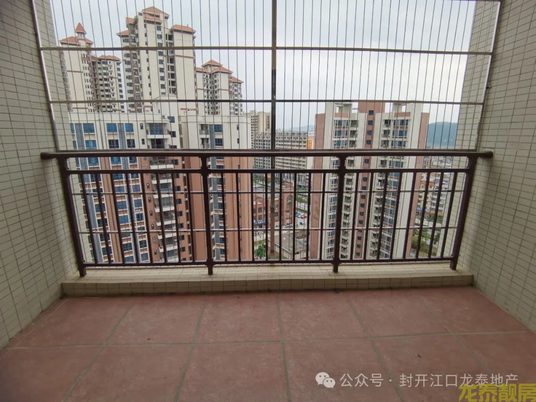 东丽新城  精装3房 全新未入住