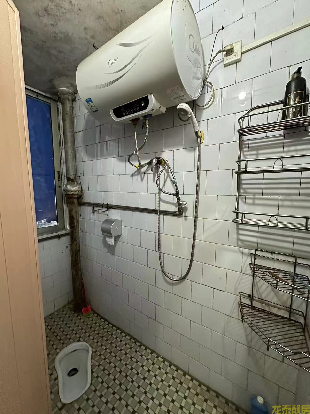 老城区大塘步梯四楼