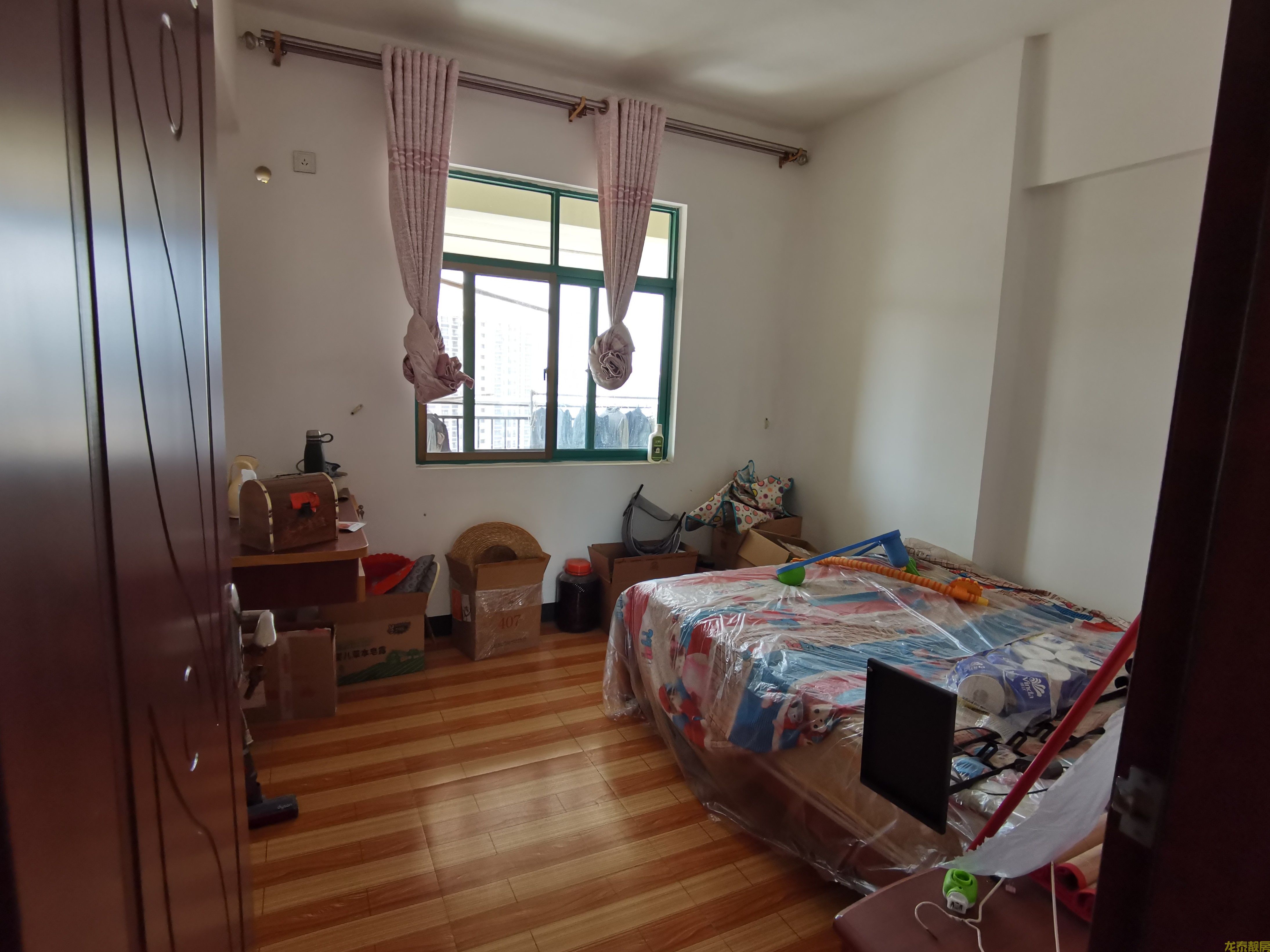 龙泉居电梯靓层南向