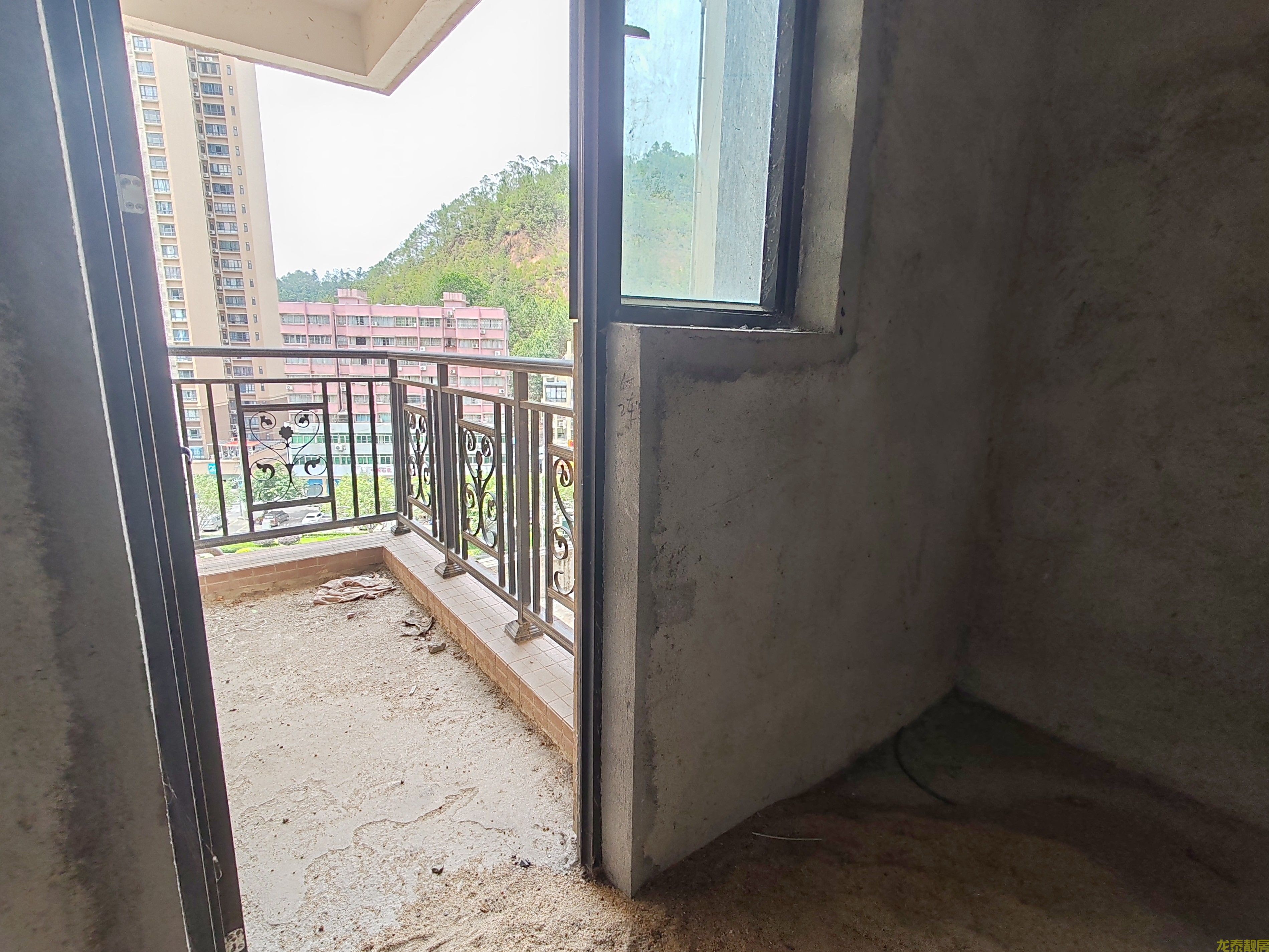 康盛名门毛坯靓楼层