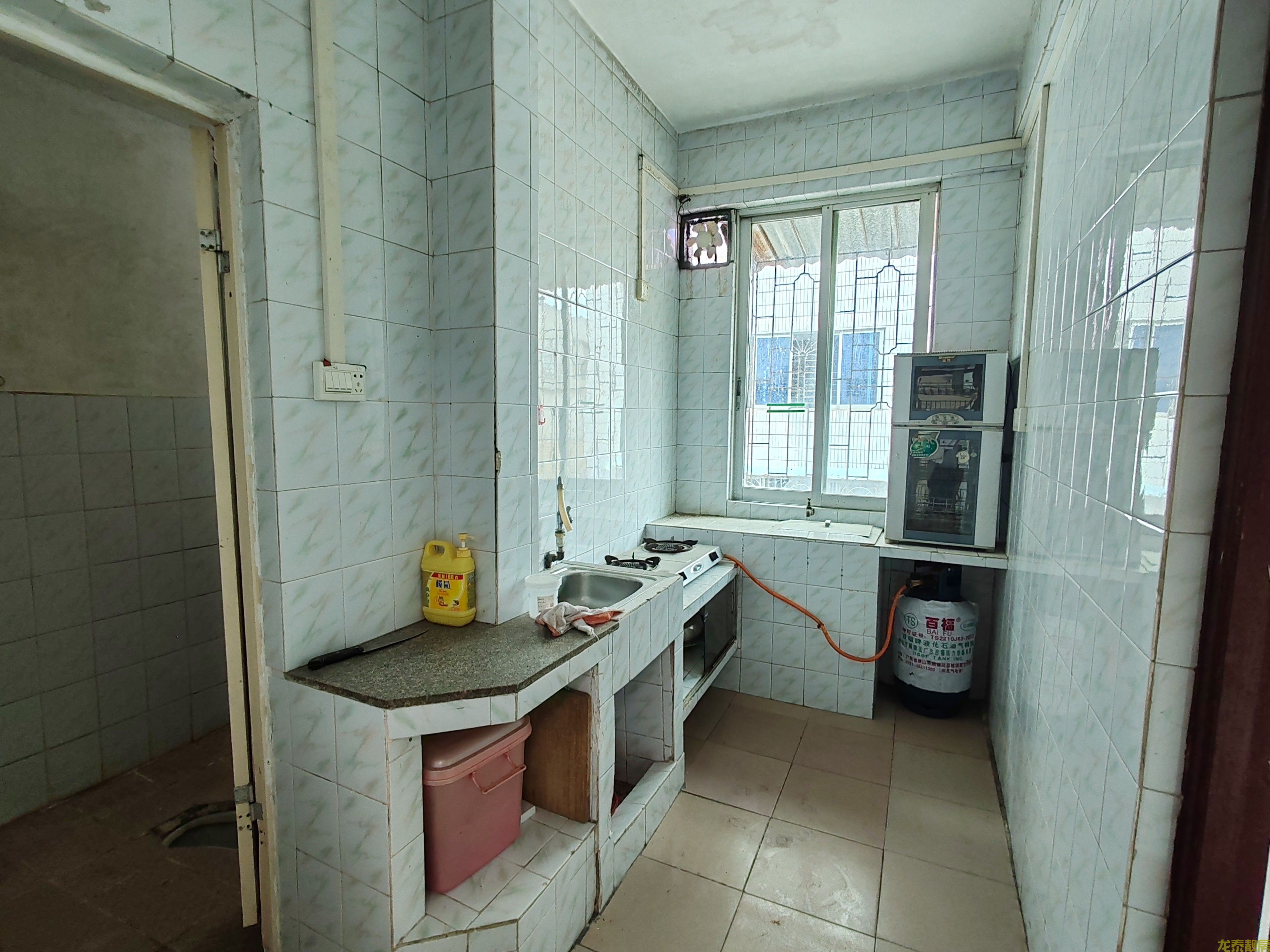 一中门口步梯7楼