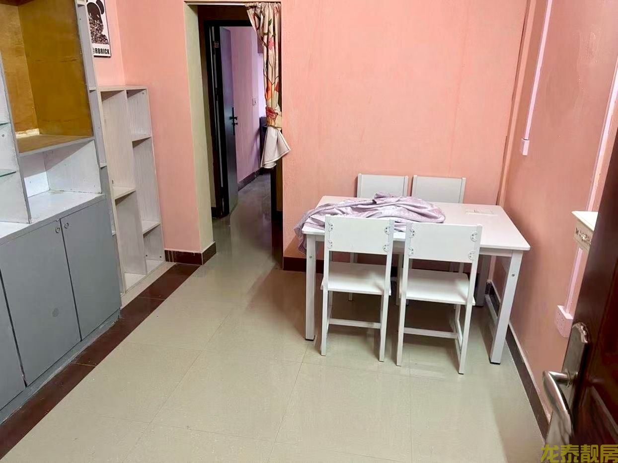 广信门旁边步梯五楼三房