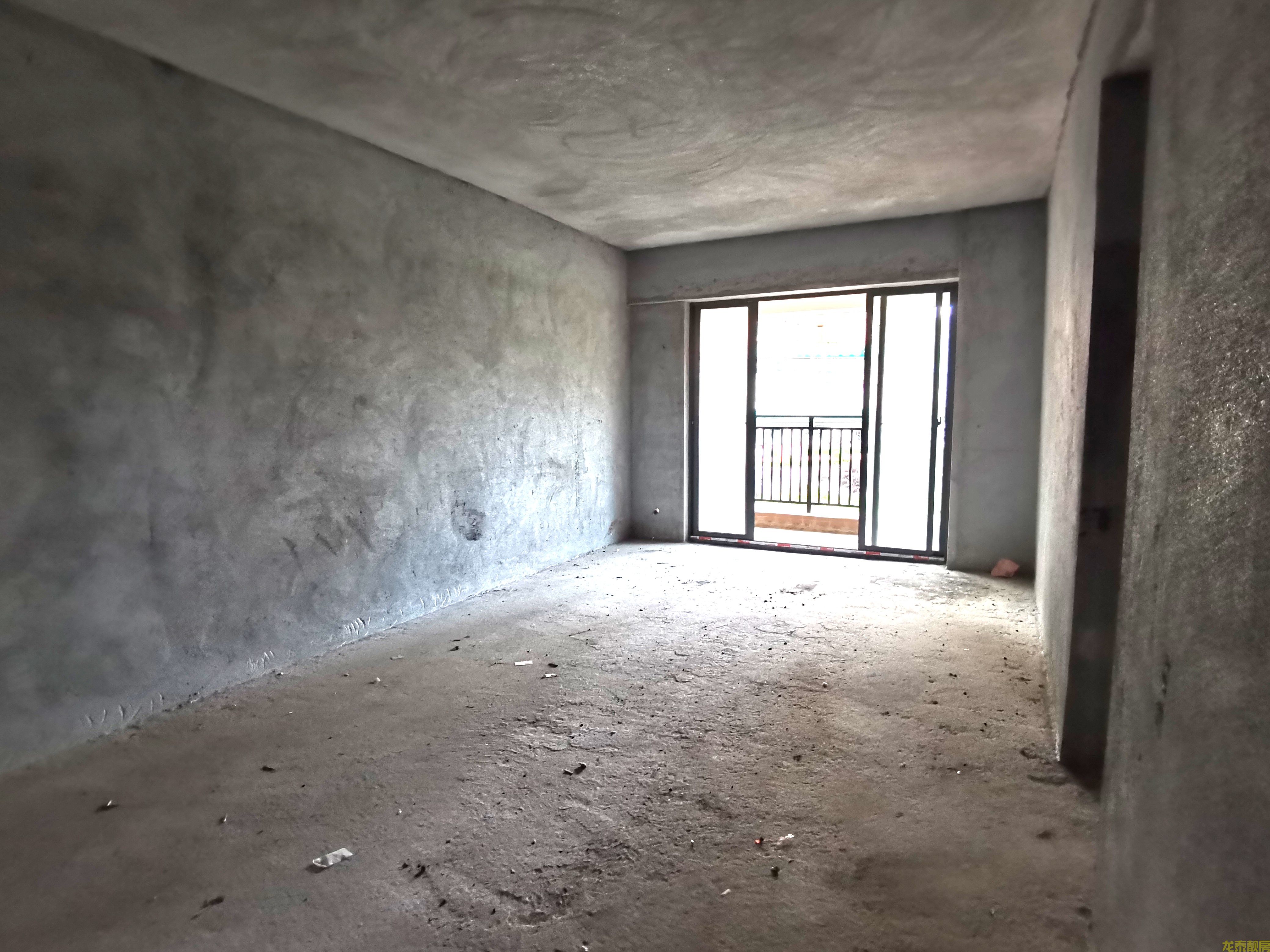 康怡花园电梯毛坯三房